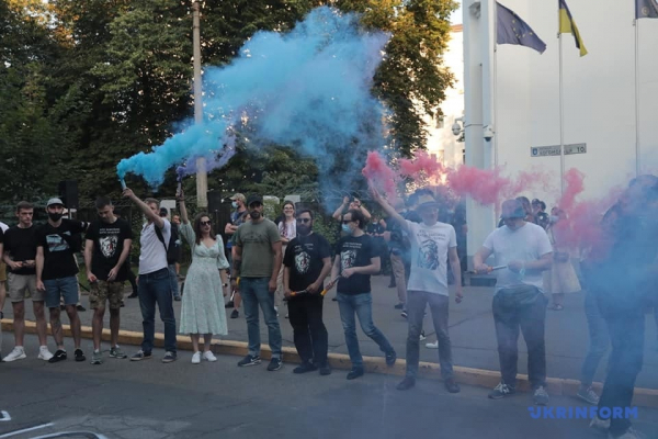 Под МВД проходит акция памяти Екатерины Гандзюк Под МВД проходит акция памяти Екатерины Гандзюк