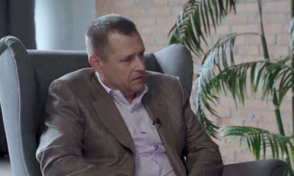 "Я бы тебя пере**ал, что бы ты нас*ал в правую штанину": мэр Днепра Филатов снова общается с избирателями "Я бы тебя пере**ал, что бы ты нас*ал в правую штанину": мэр Днепра Филатов снова общается с избирателями