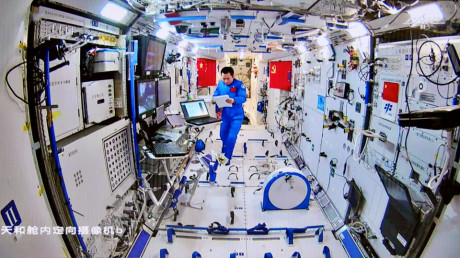 Китайские тайконавты в воскресенье выйдут в открытый космос с борта национальной космической станции Китайские тайконавты в воскресенье выйдут в открытый космос с борта национальной космической станции