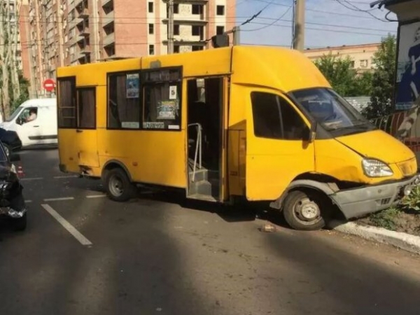 "Выбросим за телячью мову": в Славянске нардеп влипла в языковой скандал в маршрутке "Выбросим за телячью мову": в Славянске нардеп влипла в языковой скандал в маршрутке