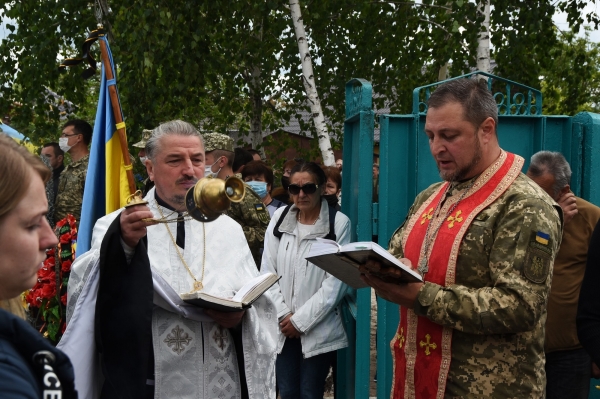 В Павлограде простились с убитым на Донбассе воином ВСУ. Фото 18+
В Павлограде простились с убитым на Донбассе воином ВСУ. Фото 18+