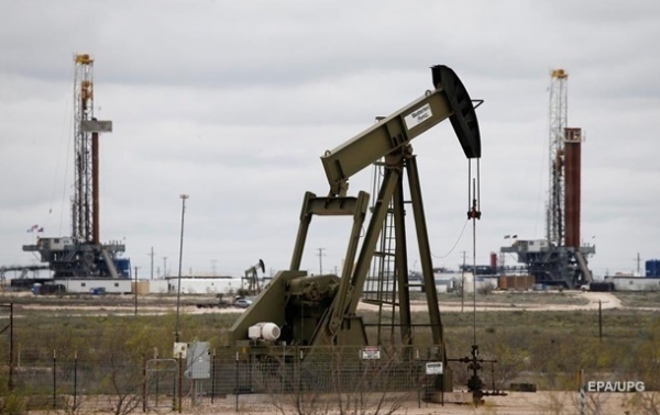 Цена на нефть закрепилась ниже 38 долларов Цена на нефть закрепилась ниже 38 долларов