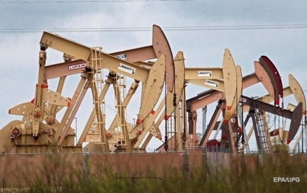 Цены на нефть снижаются на новостях из Индии Цены на нефть снижаются на новостях из Индии