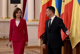 Зеленский похвалил Санду за позицию по Крыму
Зеленский похвалил Санду за позицию по Крыму
