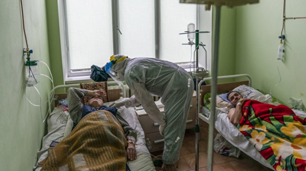 Число заболевших COVID-19 украинцев увеличилось на 5165 за сутки