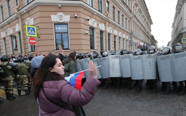 Число задержанных в России превысило 4 тысячи Число задержанных в России превысило 4 тысячи