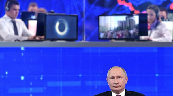 Что Путин говорил об Украине на «Прямой линии» в предыдущие годы Что Путин говорил об Украине на «Прямой линии» в предыдущие годы