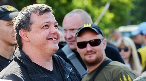 ЧВК имени Семенченко. Зачем Зеленскому покрывать Порошенко ЧВК имени Семенченко. Зачем Зеленскому покрывать Порошенко