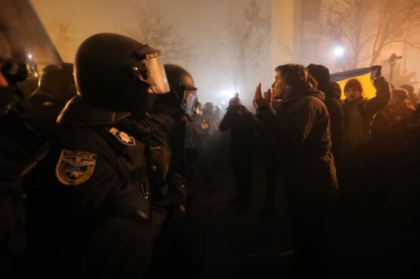 В Киеве проходит акция протеста против заключения Стерненко В Киеве проходит акция протеста против заключения Стерненко