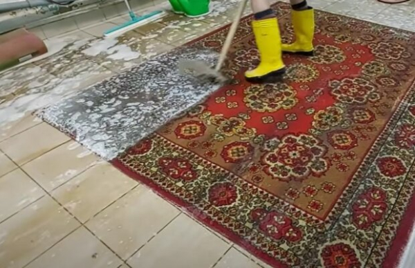 Ковры будут чистые и цвет не потускнеет: турецкий способ отмыть любые загрязнения Ковры будут чистые и цвет не потускнеет: турецкий способ отмыть любые загрязнения