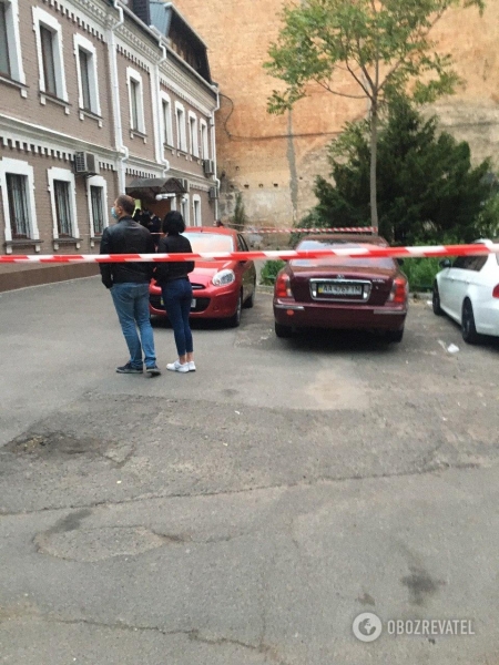 Открытое окно и второй пистолет в машине: OBOZREVATEL узнал подробности с места смерти Давыденко
Открытое окно и второй пистолет в машине: OBOZREVATEL узнал подробности с места смерти Давыденко