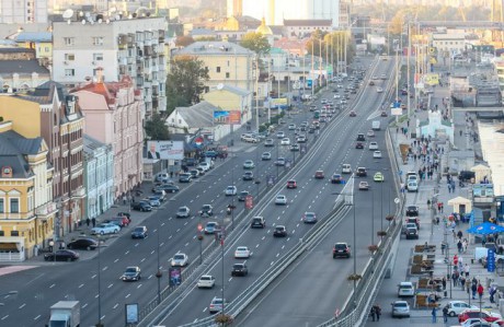 В День защитника Украины в центре Киева ограничат движение транспорта