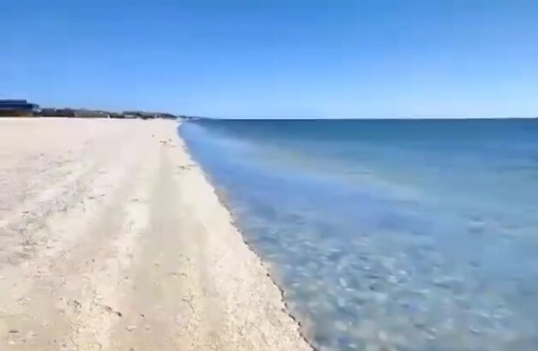 Туристы показали "стеклянное" море в Кирилловке &ndash; в таком опасно купаться