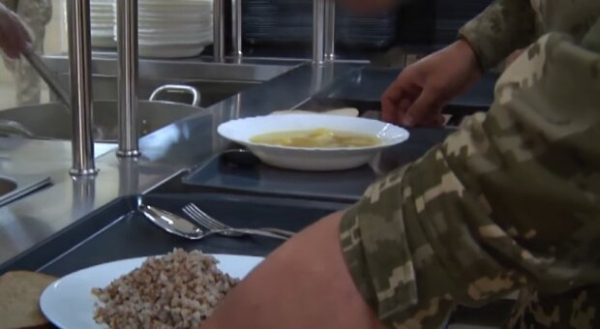 "АТБ", "Варус", "АШАН" и "Сильпо" отказались кормить военных: что говорит Минобороны? "АТБ", "Варус", "АШАН" и "Сильпо" отказались кормить военных: что говорит Минобороны?