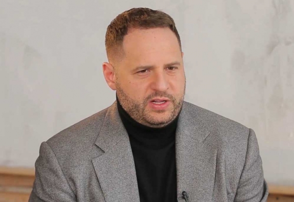 Украина готовится к новому разведению сил на Донбассе: у Зеленского сделали анонс
Украина готовится к новому разведению сил на Донбассе: у Зеленского сделали анонс