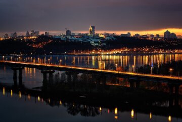 Шторы в офис Кличко, "золотые" квитанции и шредеры: закупающий Киев на фоне войны