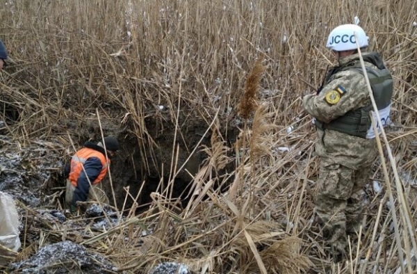 Воины ВСУ под прицелом боевиков провели воду сразу в нескольких городах Донбасса