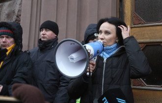"Если тебя не убьют, то ты сядешь": Звиробий снова выругалась на Зеленского
"Если тебя не убьют, то ты сядешь": Звиробий снова выругалась на Зеленского