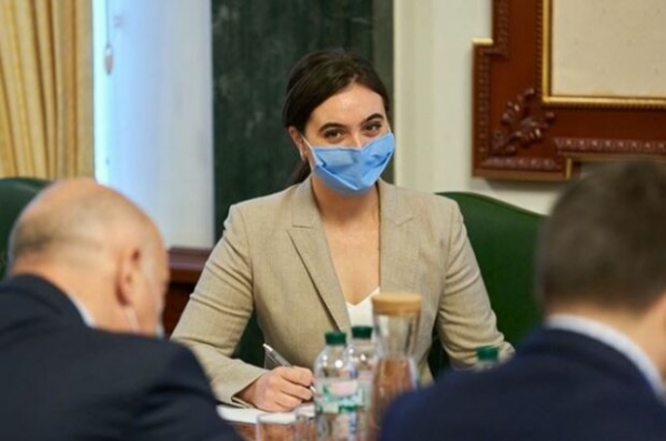 Пресс-cекретарь Зеленского Мендель запугивает украинцев новой угрозой - "Человек остается слабым"