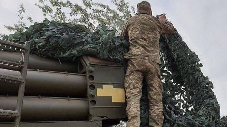 Вследствие вражеского обстрела у Песков ранен украинский военный