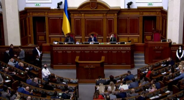 "Слуга народа", занимающаяся стипендиями, пришла в Раду с сумочкой за тысячи долларов: студенты получают копейки "Слуга народа", занимающаяся стипендиями, пришла в Раду с сумочкой за тысячи долларов: студенты получают копейки