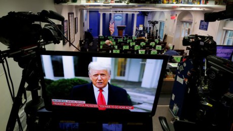 Ирак выдал ордер на арест Трампа Ирак выдал ордер на арест Трампа