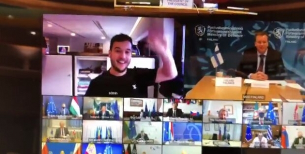 Журналист взломал в Zoom конференцию глав Минобороны стран ЕС: разглядел часть пароля и логин Журналист взломал в Zoom конференцию глав Минобороны стран ЕС: разглядел часть пароля и логин
