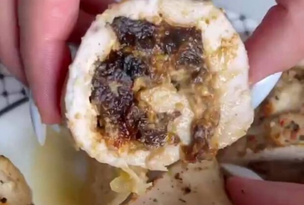 Куриные рулетики с черносливом в духовке: вкус и аромат вскружат голову любому Куриные рулетики с черносливом в духовке: вкус и аромат вскружат голову любому