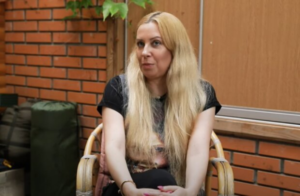 "Тут разговаривают по-украински": Дочь Нины Матвиенко Тоня вспомнила, как мама ругала ее друзей "Тут разговаривают по-украински": Дочь Нины Матвиенко Тоня вспомнила, как мама ругала ее друзей