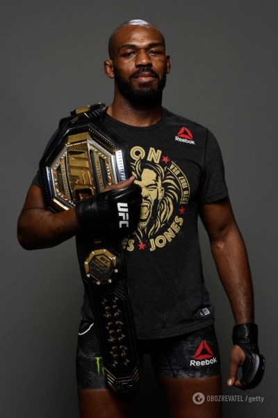 Вандалы нарвались на чемпиона UFC во время беспорядков в США - видеофакт
Вандалы нарвались на чемпиона UFC во время беспорядков в США - видеофакт
