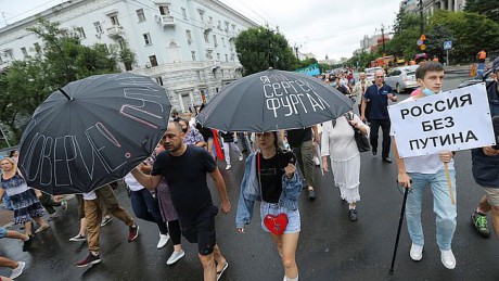 В Хабаровске продолжаются акции в поддержку эксгубернатора Фургала В Хабаровске продолжаются акции в поддержку эксгубернатора Фургала