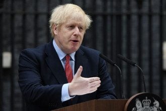 Великобритания пригрозила Путину жестким ударом в случае вторжения в Украину
Великобритания пригрозила Путину жестким ударом в случае вторжения в Украину