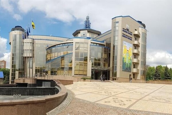 
ТСК у справі з будівництвом УАФ футбольних полів: звіт і продовження повноважень
 