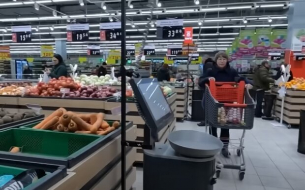 Добавьте в рацион витаминов: украинцев обрадовали ценами на огурцы, морковь и зеленый лук Добавьте в рацион витаминов: украинцев обрадовали ценами на огурцы, морковь и зеленый лук