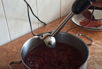 Время еще есть, потому не упустите шанс: рецепт яблочно-сливового повидла на зиму Время еще есть, потому не упустите шанс: рецепт яблочно-сливового повидла на зиму