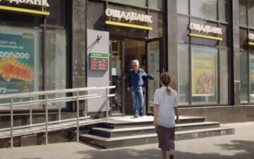 "Ощадбанк" блокирует карты за перевод денег: какой "конкурент" попал под раздачу "Ощадбанк" блокирует карты за перевод денег: какой "конкурент" попал под раздачу