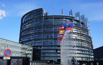 Европарламент потребовал от России прекратить запугивать Украину
