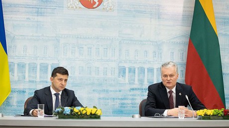 Зеленский обсудил с президентом Литвы ситуацию с COVID-19 Зеленский обсудил с президентом Литвы ситуацию с COVID-19