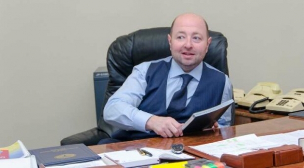 Председатель госслужбы превратился в "скромного" мультимиллионера - "Шикарные квартиры, особняк, часы, картины..." Председатель госслужбы превратился в "скромного" мультимиллионера - "Шикарные квартиры, особняк, часы, картины..."