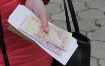 Минимум – 3000 грн: украинцев регистрируют на денежную помощь Минимум – 3000 грн: украинцев регистрируют на денежную помощь