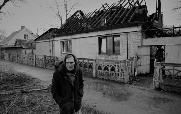 
                    Донбасс: Россия &ndash; помощь, а Украина &ndash; блокаду                