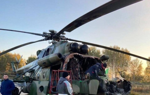 Двое школьников в Омске сожгли вертолет Ми-8 Двое школьников в Омске сожгли вертолет Ми-8