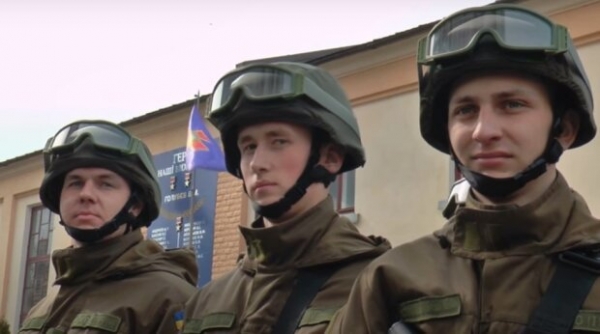 Будущие защитники Украины показали, чем их кормят в военной академии: мясо, но червей Будущие защитники Украины показали, чем их кормят в военной академии: мясо, но червей