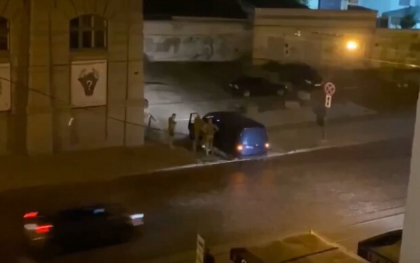 Юрист подсказал, что делать, если ТЦК пытаются "упаковать" в авто Юрист подсказал, что делать, если ТЦК пытаются "упаковать" в авто
