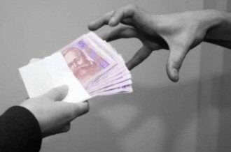 На миллионной взятке погорел депутат Киевсовета и пятеро его пособников
На миллионной взятке погорел депутат Киевсовета и пятеро его пособников