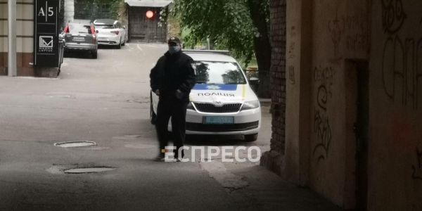 В Киеве нашли застреленным надепа: первые кадры с места происшествия
В Киеве нашли застреленным надепа: первые кадры с места происшествия