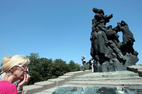 Мемориал "Бабий Яр" может превратиться в развлекательный комплекс, - историк Мемориал "Бабий Яр" может превратиться в развлекательный комплекс, - историк
