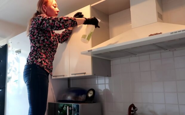 Этот "бабушкин раствор" быстро удалит жир и пятна из вашей кухни Этот "бабушкин раствор" быстро удалит жир и пятна из вашей кухни