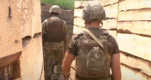 Воин с позывным "Отважный" укротил смерть на Донбассе: "Честно говорю, испугался" Воин с позывным "Отважный" укротил смерть на Донбассе: "Честно говорю, испугался"