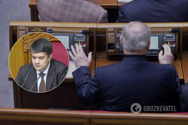 Разумков заявил, что защитить старую систему для голосования в Раде от кнопкодавства невозможно
Разумков заявил, что защитить старую систему для голосования в Раде от кнопкодавства невозможно